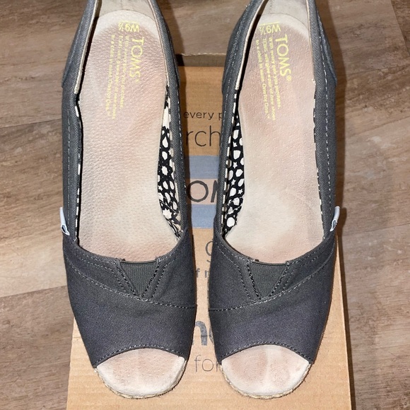Toms woman’s wedges - Picture 6 of 8